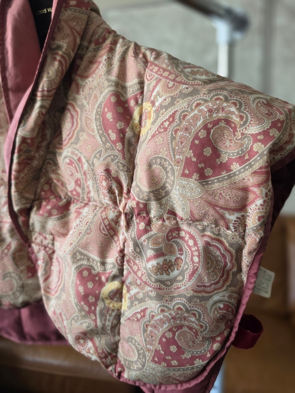 Authentic Celine Pink Dusty Rose Paisley Down Puffer Wrap One Size - Picture 3 of 13